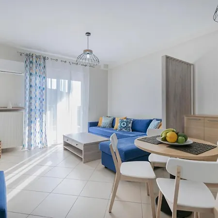 Family Apartment Neos Marmaras
